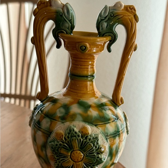 Antique tangcai double dragon vase